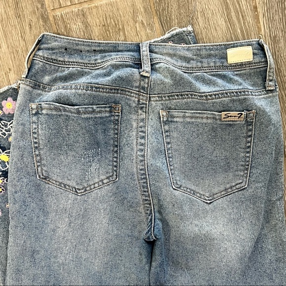 Seven7 jeans with floral stitching - Picture 2 of 7